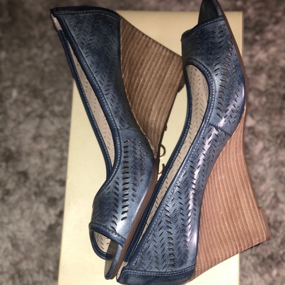 Franco Sarto peep wedge - Picture 5 of 5